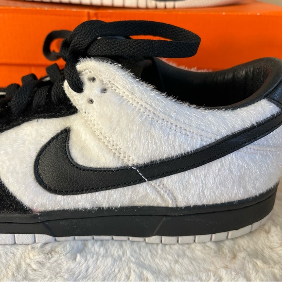 Rare Nike panda fur shoes - Picture 2 of 13